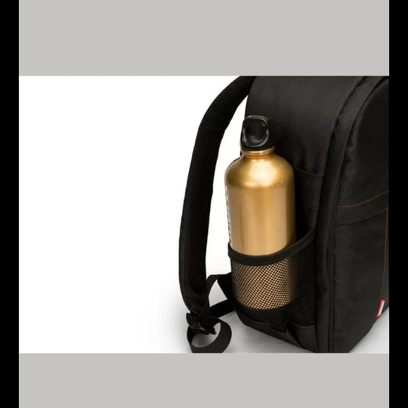 SOLD-Canon Eos M50 mirrorless digital camera - Picture 10 of 13